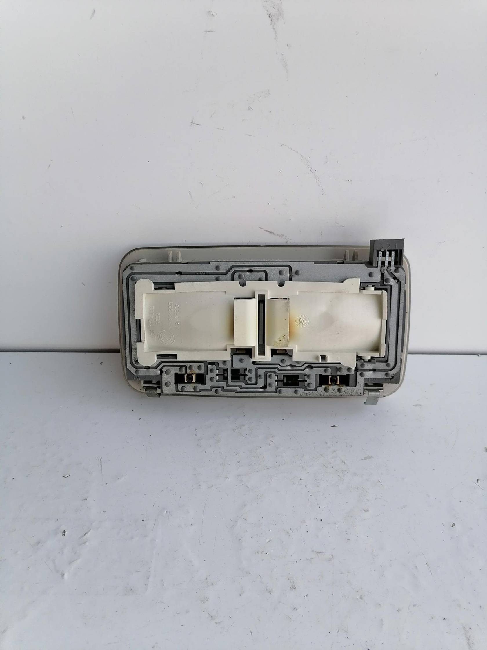 Luce cortesia ant. tetto